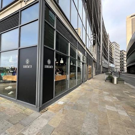 Spacious 2 Bedroom Flat Stunning Waterside View Manchester Extérieur photo