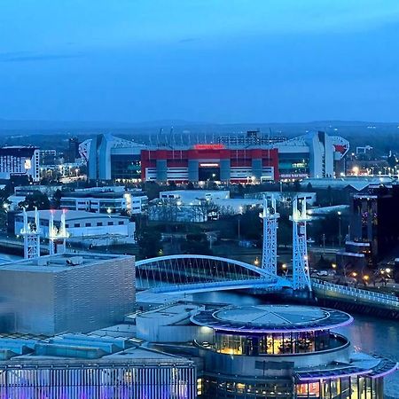 Spacious 2 Bedroom Flat Stunning Waterside View Manchester Extérieur photo