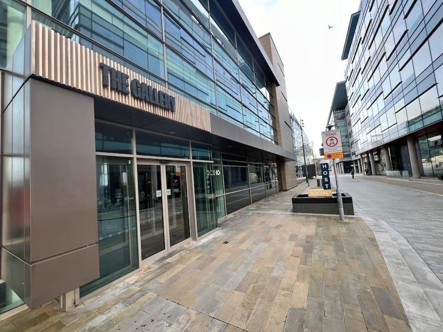 Spacious 2 Bedroom Flat Stunning Waterside View Manchester Extérieur photo