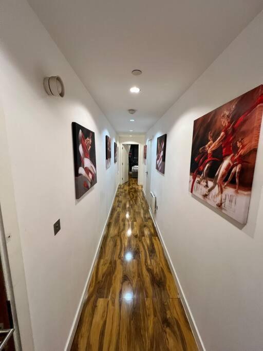 Spacious 2 Bedroom Flat Stunning Waterside View Manchester Extérieur photo