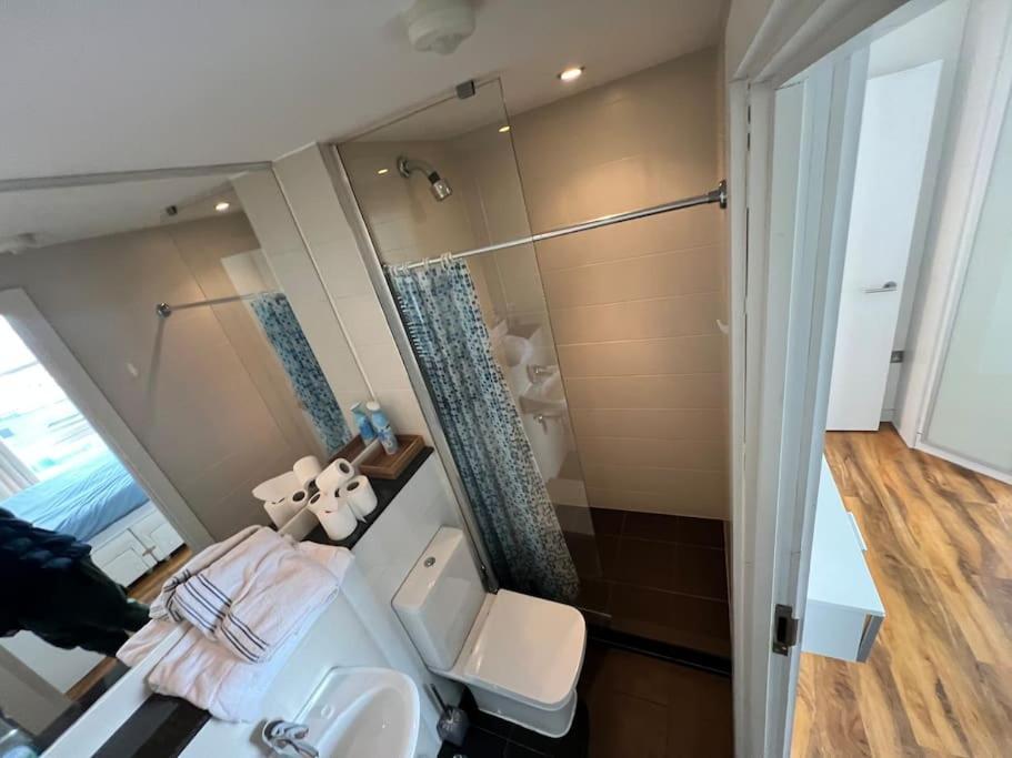 Spacious 2 Bedroom Flat Stunning Waterside View Manchester Extérieur photo